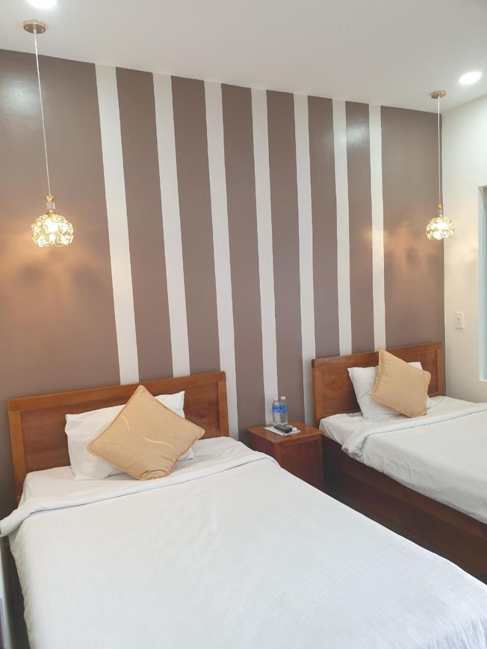 Hotel Khach San Quoc Te Cà Mau Exterior foto